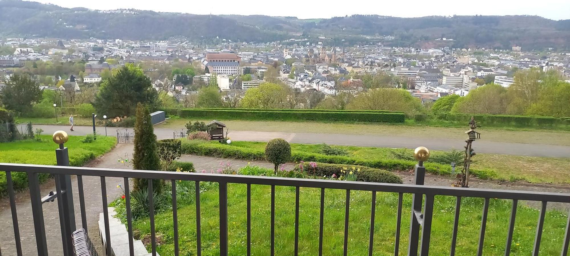 Ferienwohnungen Petrisberg เทรียร์ ภายนอก รูปภาพ